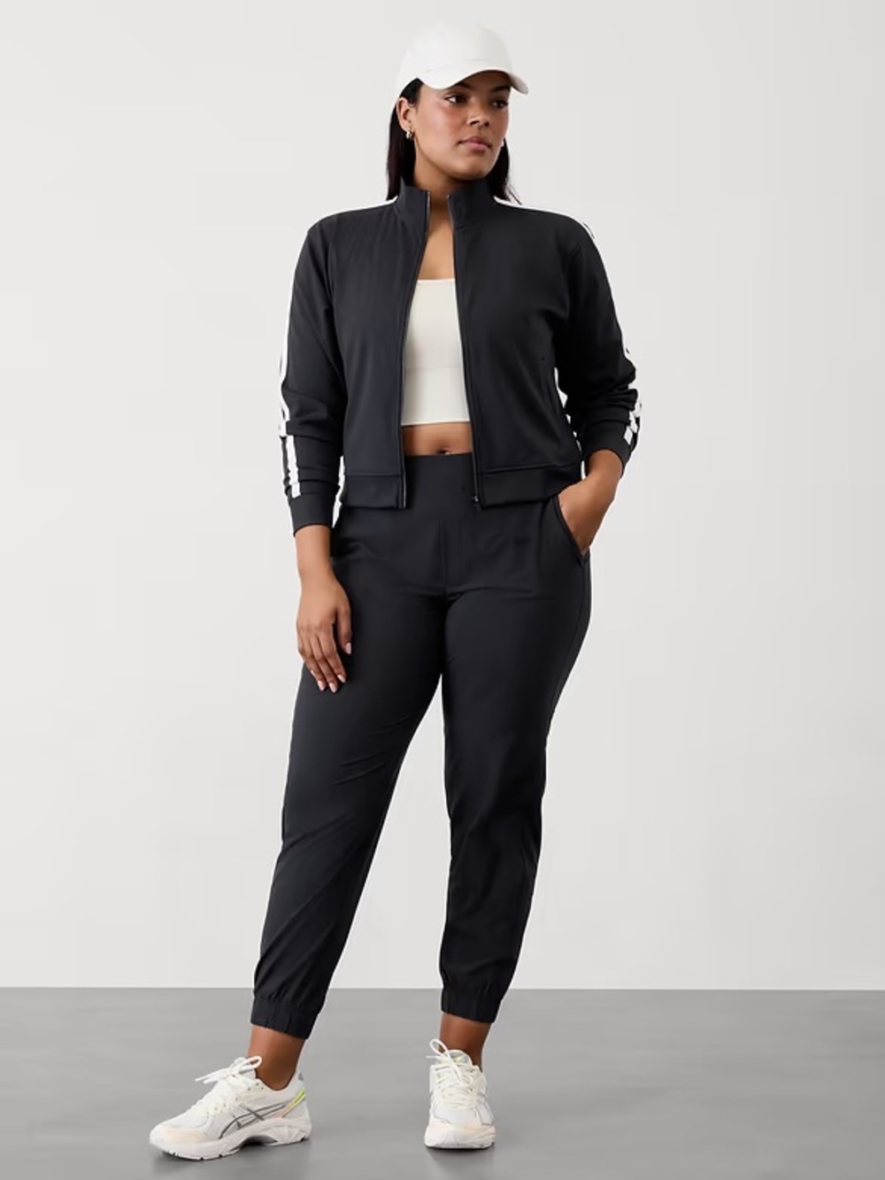 ATHLETA Brooklyn Mid Rise Jogger black size 2
